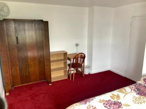 COSY ROOM 2 LONDOn
